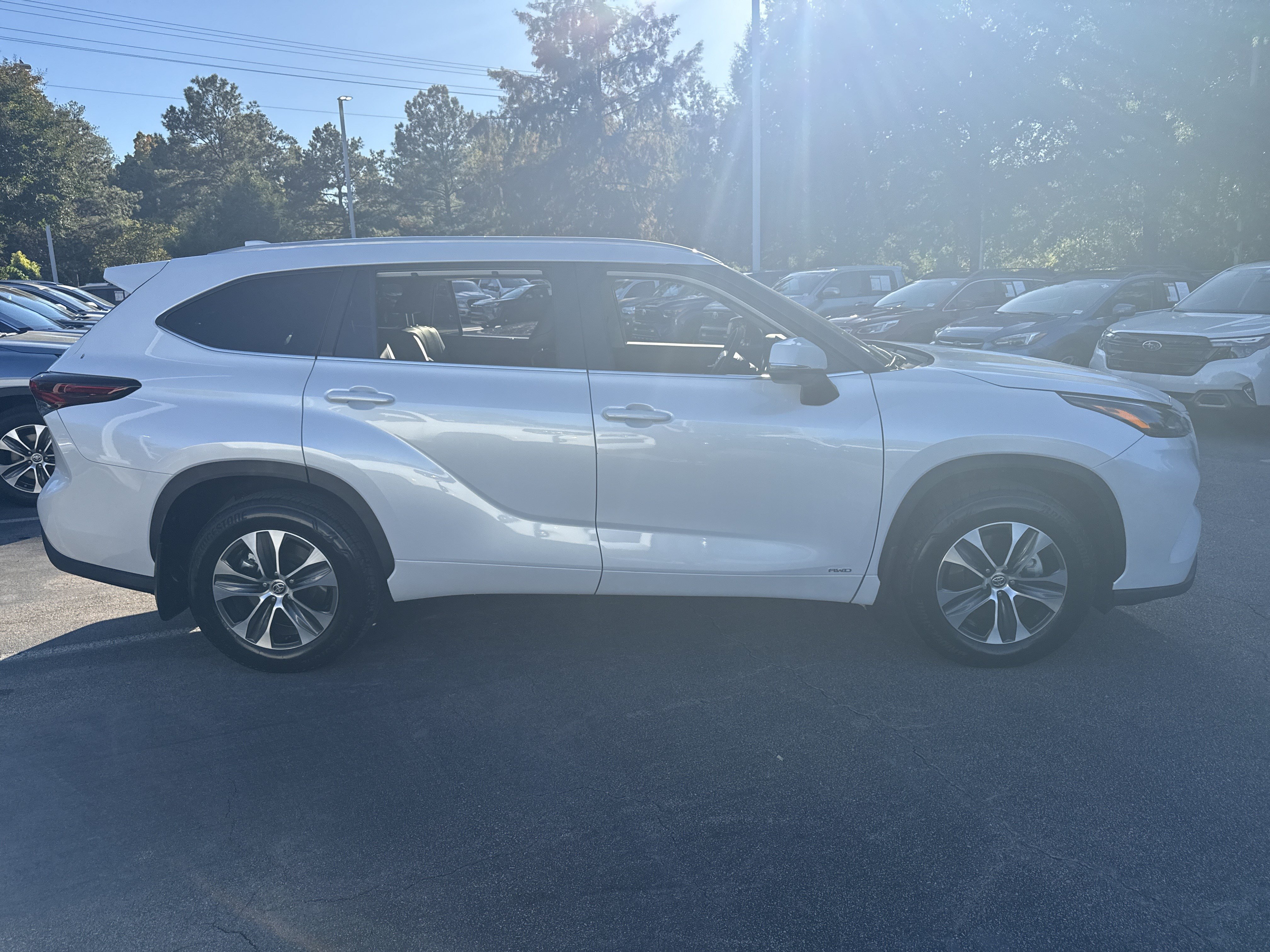 Used 2026 Toyota Highlander XLE AWD/4WD image 11