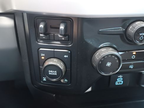 Used 2023 Ford F250 XL w/ STX Appearance Package AWD/4WD image 21