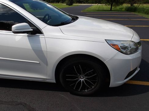 Used 2015 Chevrolet Malibu LT FWD image 29