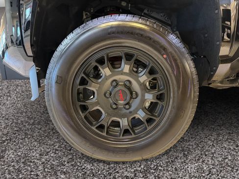 New 2025 Toyota Tacoma SR5 image 9