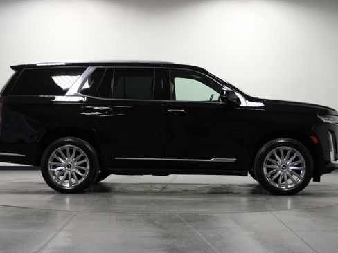 Used 2021 Cadillac Escalade Premium Luxury image 3
