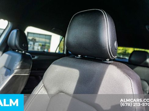 Used 2024 Volkswagen Atlas Cross Sport SE image 18