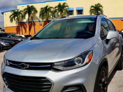 Used 2022 Chevrolet Trax LT w/ Sport Edition FWD image 28