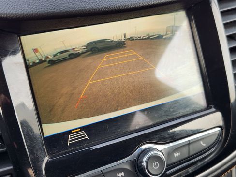 Used 2018 Chevrolet Trax LT w/ LT Convenience Package image 20