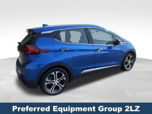 Used 2020 Chevrolet Bolt Premier w/ Infotainment Package FWD image 6
