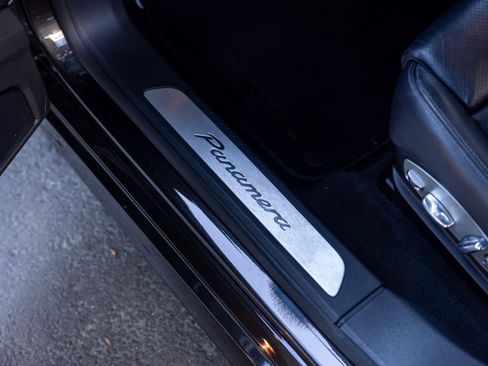 Used 2015 Porsche Panamera image 28