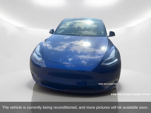 Used 2021 Tesla Model Y Long Range AWD/4WD image 2