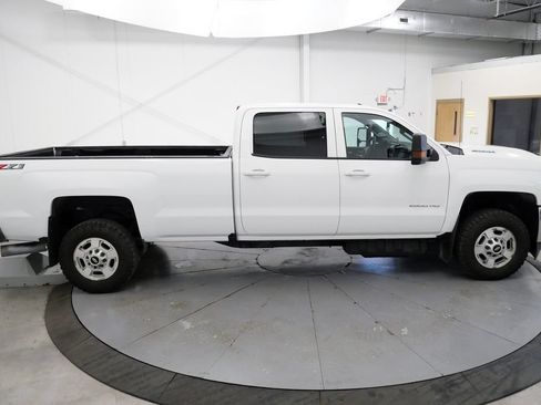 Used 2019 Chevrolet Silverado 2500 LT w/ Z71 Package, Off-Road AWD/4WD image 8
