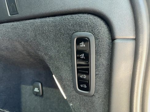 Certified 2025 Volvo EX90 Ultra image 28