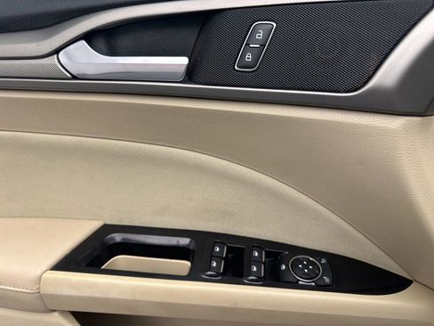 Used 2013 Ford Fusion SE FWD image 23