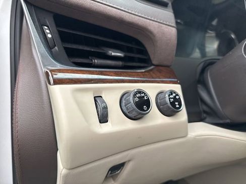 Used 2016 Cadillac Escalade Premium image 19