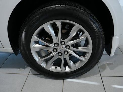 Used 2024 Buick Enclave Avenir image 12