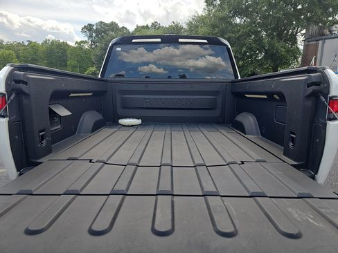 Used 2022 Rivian R1T Adventure AWD/4WD image 12