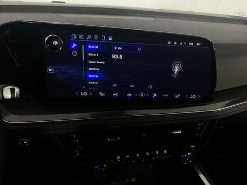 Used 2025 Chevrolet Suburban RST image 15