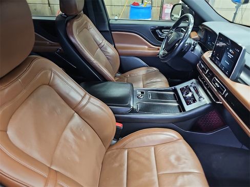 Used 2020 Lincoln Aviator Reserve w/ Elements Package Plus image 10