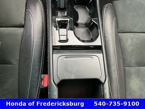 Used 2020 Volvo XC40 T5 R-Design AWD/4WD image 39