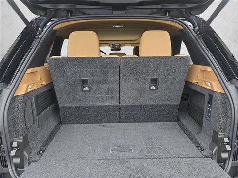New 2026 Land Rover Range Rover Long Wheelbase SE image 12