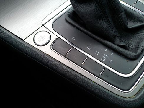 Used 2015 Volkswagen Golf TDI S image 10