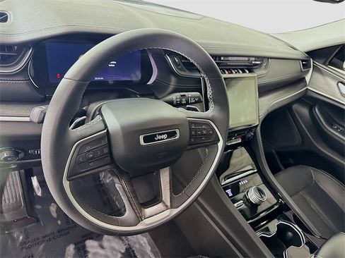 Used 2023 Jeep Grand Cherokee L Limited image 9