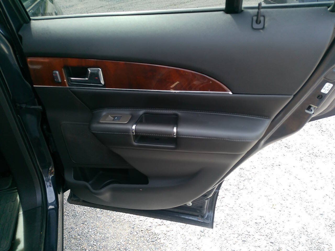 Used 2013 Lincoln MKX AWD image 19