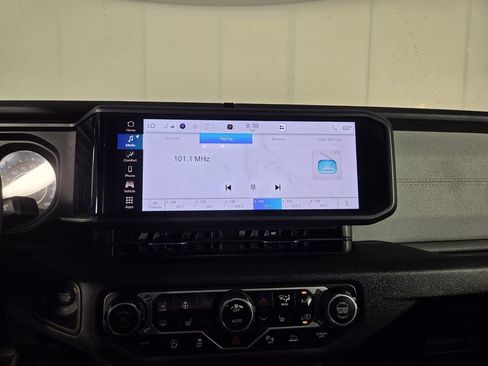 Certified 2025 Jeep Wrangler Sport AWD/4WD image 19