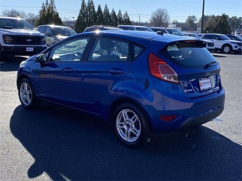 Used 2018 Ford Fiesta SE image 4