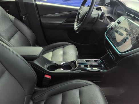 Used 2023 Chevrolet Bolt LT w/ Infotainment Package FWD image 15