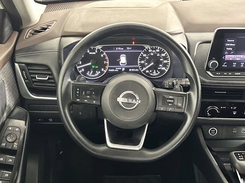 Used 2023 Nissan Rogue S FWD image 13