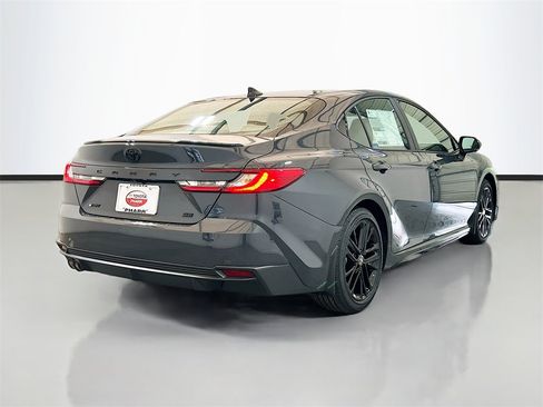 New 2026 Toyota Camry SE image 4