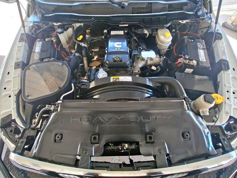 Used 2018 RAM 3500 SLT AWD/4WD image 32