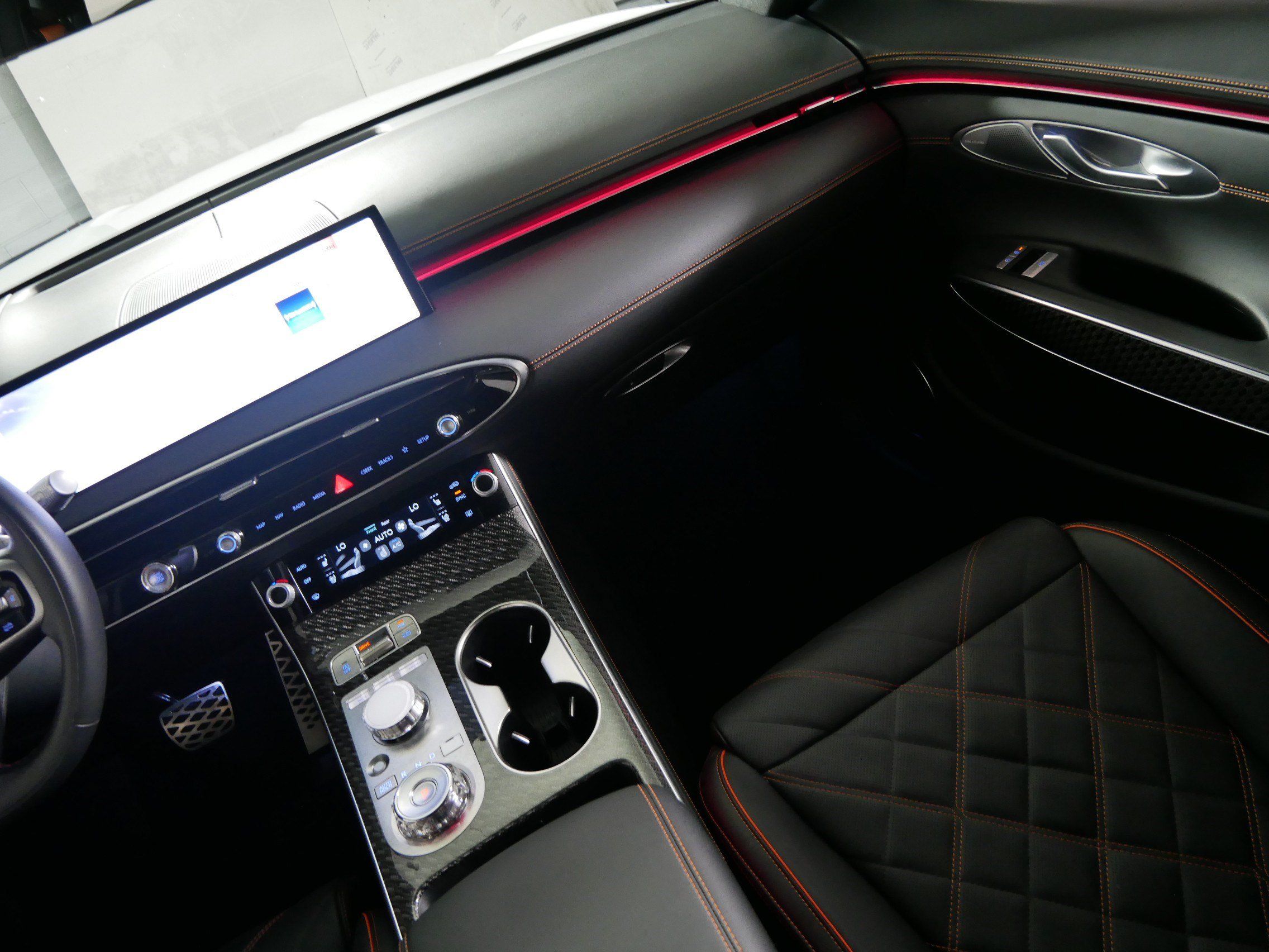 Certified 2026 Genesis GV70 3.5T Sport Prestige AWD/4WD image 11