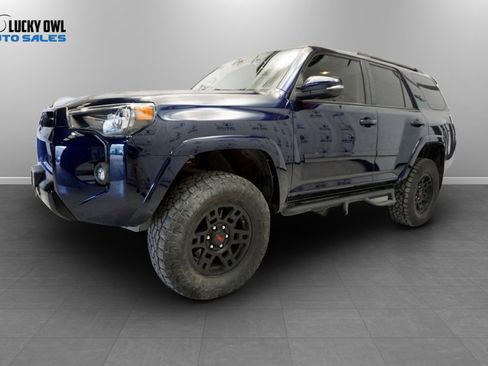 Used 2021 Toyota 4Runner TRD Off-Road Premium w/ Moonroof Package AWD/4WD image 28