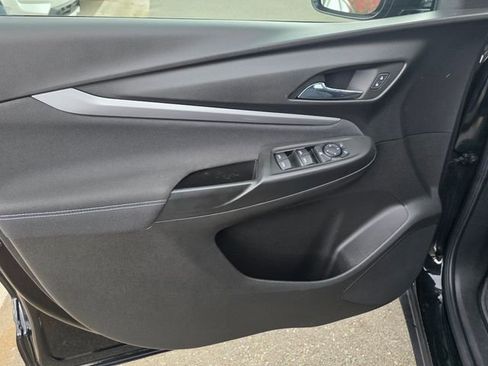 Used 2023 Chevrolet Bolt EUV LT image 17