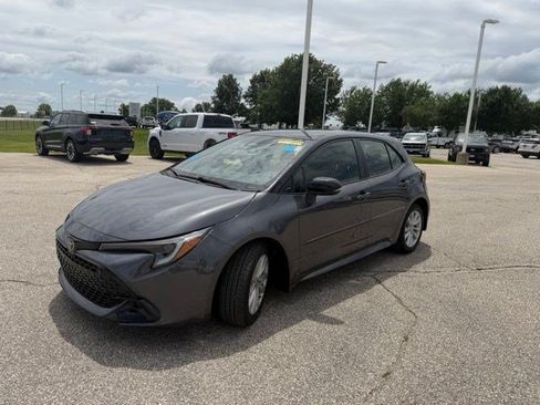 Used 2023 Toyota Corolla SE w/ SE Premium Package FWD image 7