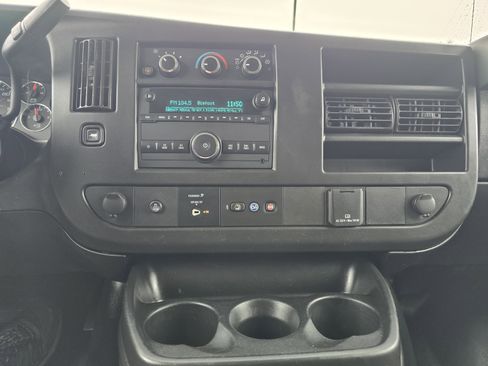 Used 2020 Chevrolet Express 3500 LS image 32