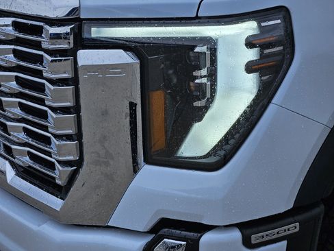 New 2026 GMC Sierra 3500 Denali w/ Denali Reserve Package image 5