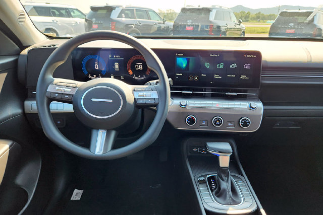 New 2027 Hyundai Kona SE FWD image 6