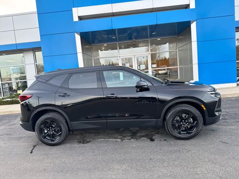 Used 2024 Chevrolet Blazer LT w/ Convenience Package image 3