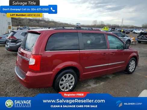 Used 2013 Chrysler Town & Country Touring image 4