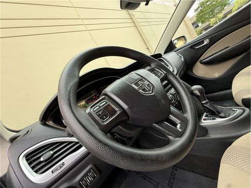 Used 2015 Dodge Dart SXT image 19