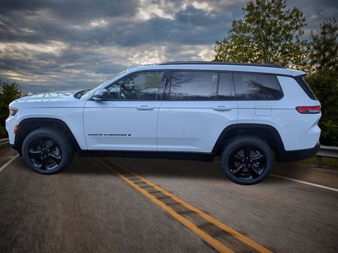 New 2025 Jeep Grand Cherokee L Limited w/ Black Appearance Package image 6