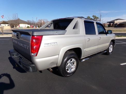 Used 2005 Chevrolet Avalanche Z71 w/ Sun And Sound Package image 26