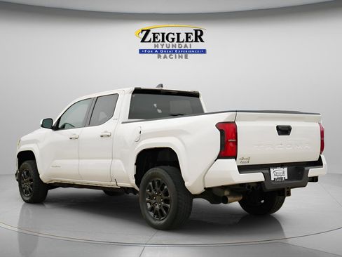 Used 2024 Toyota Tacoma SR5 AWD/4WD image 6