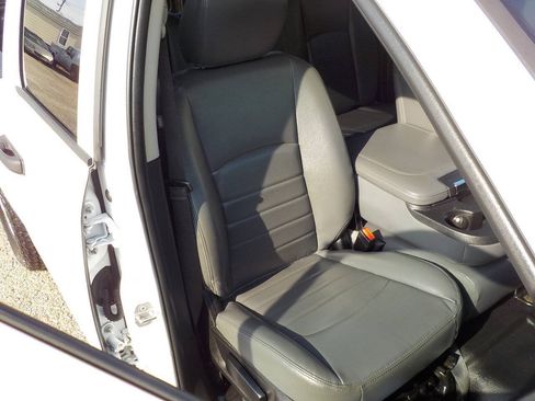 Used 2019 RAM 1500 Tradesman w/ Chrome Appearance Group RWD image 26
