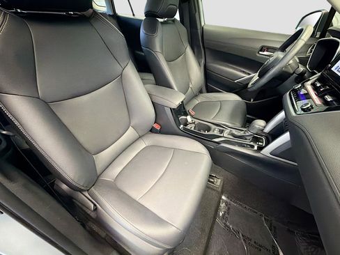 Used 2023 Toyota Corolla Cross XLE FWD image 15