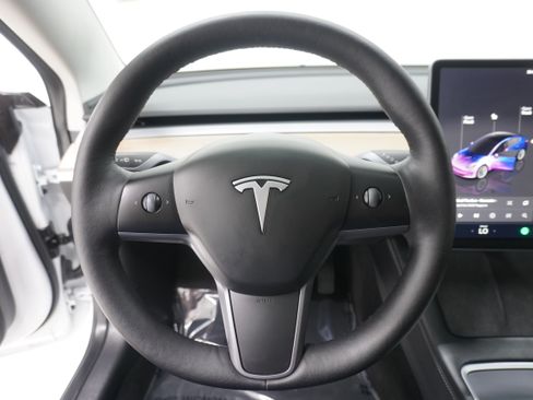 Used 2023 Tesla Model 3 Standard Range RWD image 16
