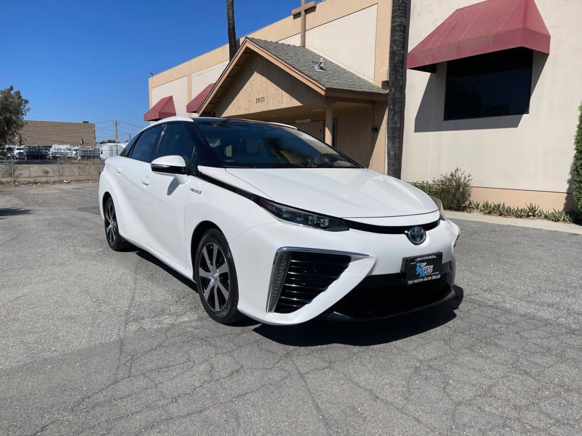 Used 2016 Toyota Mirai FWD image 4
