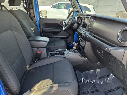 Used 2022 Jeep Gladiator Sport image 34