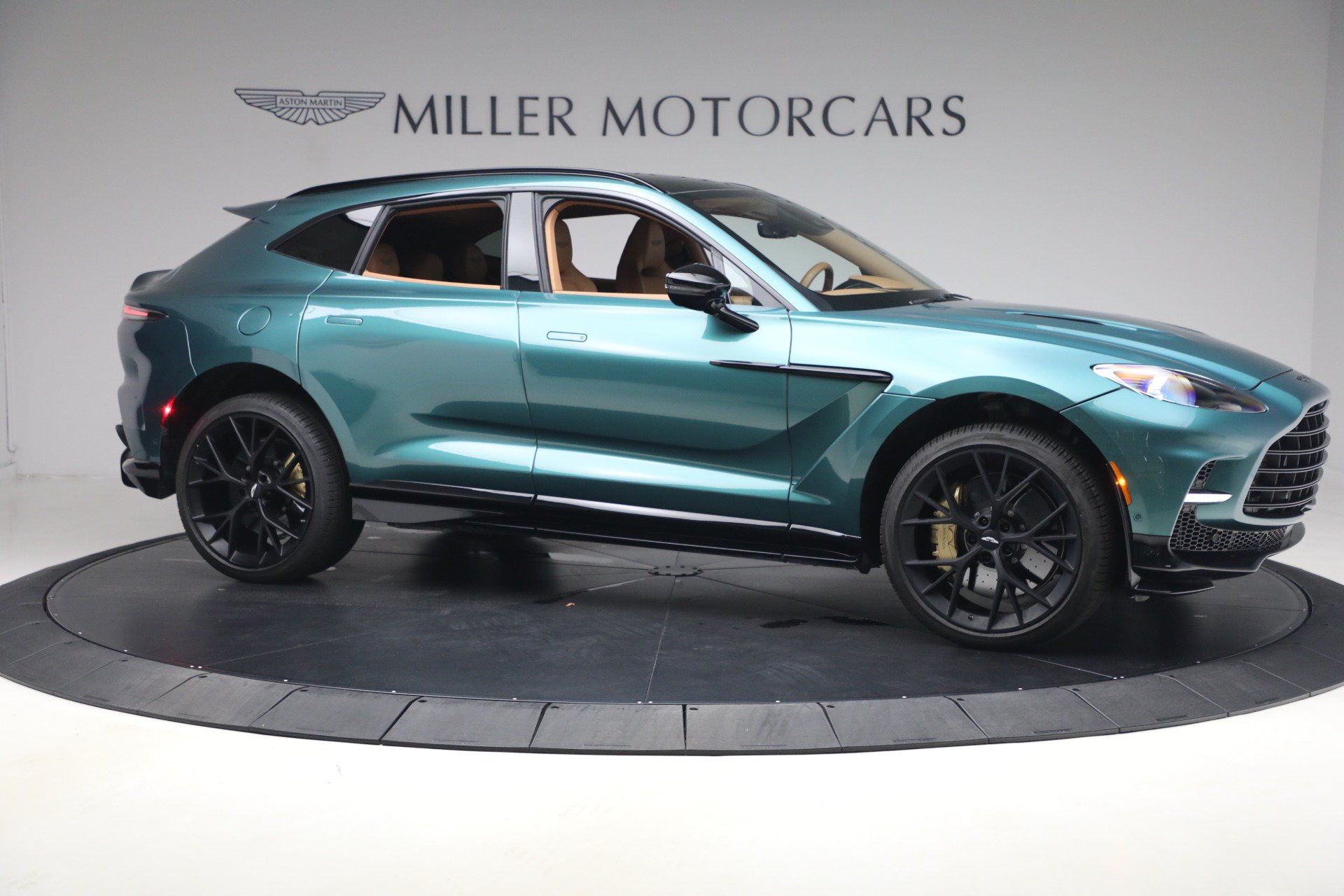 Used 2025 Aston Martin DBX 707 AWD/4WD image 10