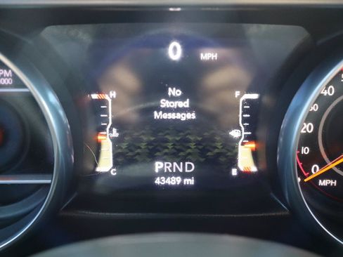 Used 2018 Jeep Wrangler Unlimited Sahara w/ Uconnect 4C Nav & Sound Group AWD/4WD image 21